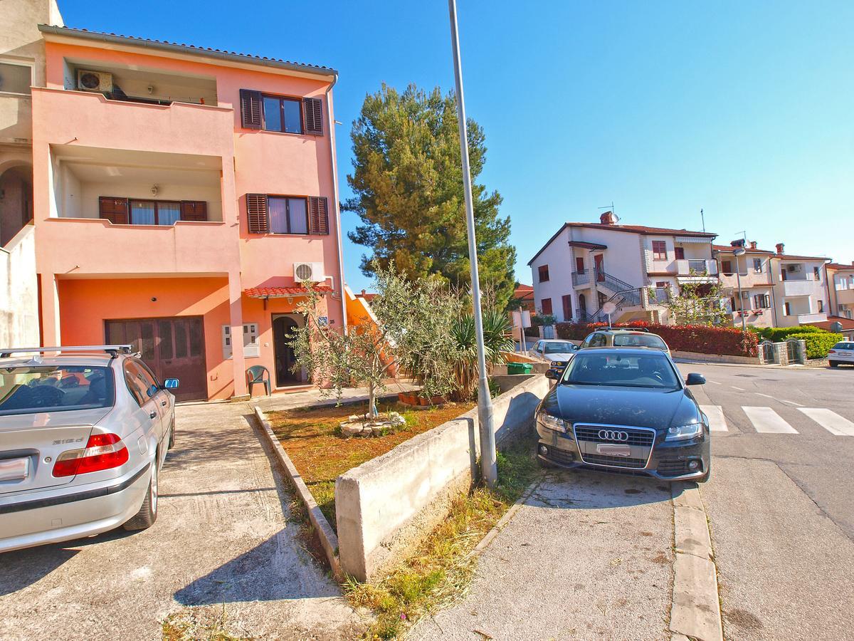 Apartments Sandra 1335 Pula Exterior foto